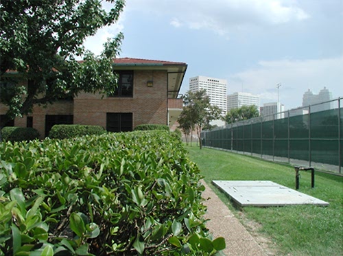 tennis court wing